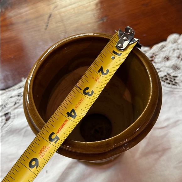 French Anduze type pottery planter with an ochre yellow glaze - Picture 8 of 8